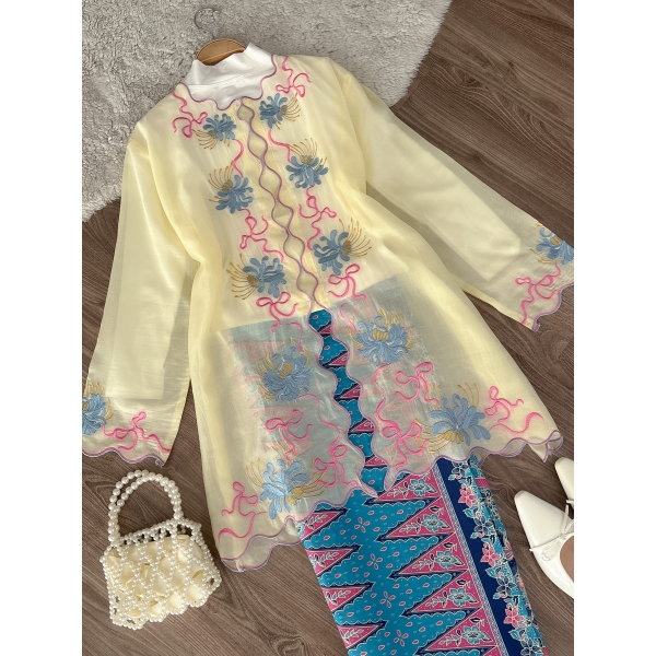 Mahsuri Kebaya Top